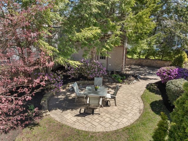 18 Glendale Ave, Melrose, MA 02176