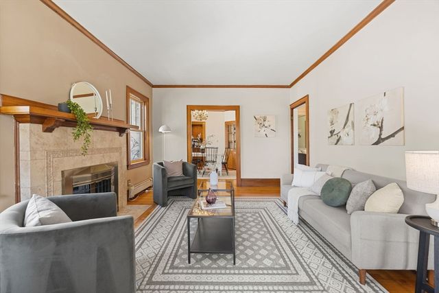 18 Glendale Ave, Melrose, MA 02176