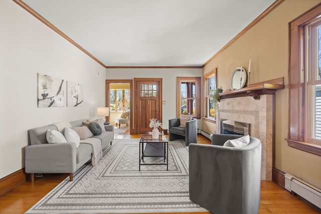 18 Glendale Ave, Melrose, MA 02176