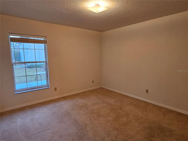 5692 NE 62ND COURT ROAD, Silver Springs, FL 34488