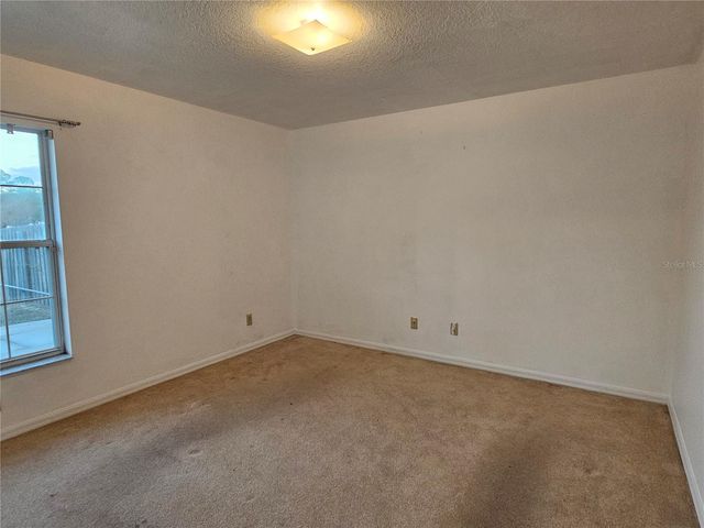 5692 NE 62ND COURT ROAD, Silver Springs, FL 34488