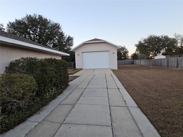 5692 NE 62ND COURT ROAD, Silver Springs, FL 34488