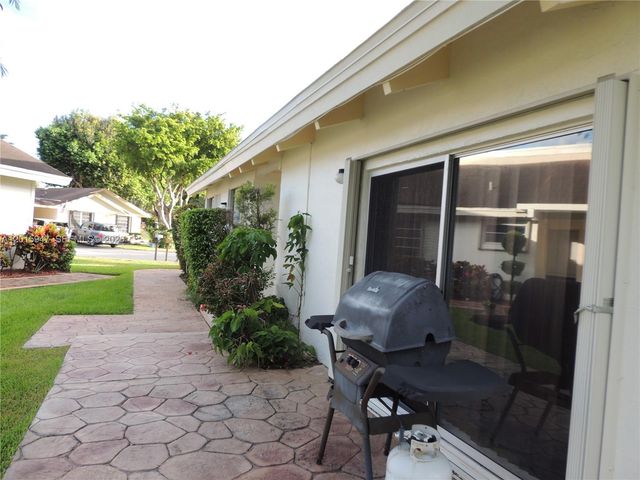 3632 E Forge Rd 13, Davie, FL 33328