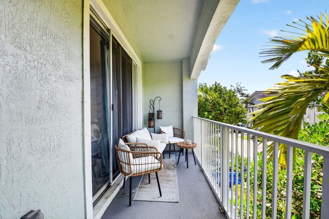 3271 Laurel Ridge Circle, Riviera Beach, FL 33404