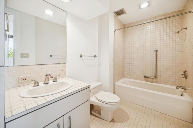 150 Gessner Road 4A, Houston, TX 77024