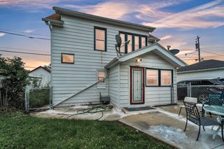 3222 S 11th STREET, Milwaukee, WI 53215