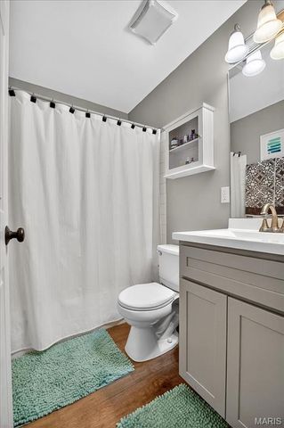 132 Hunters Green Lane, Eureka, MO 63025