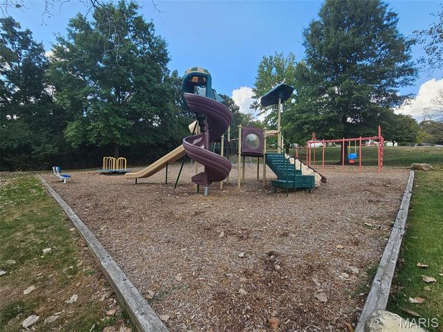 132 Hunters Green Lane, Eureka, MO 63025