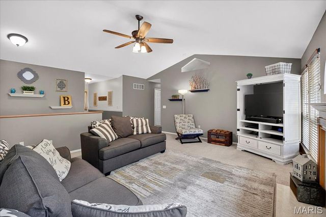 132 Hunters Green Lane, Eureka, MO 63025