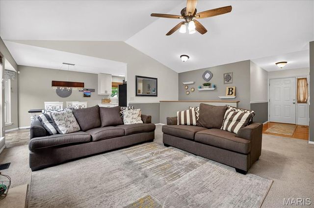 132 Hunters Green Lane, Eureka, MO 63025