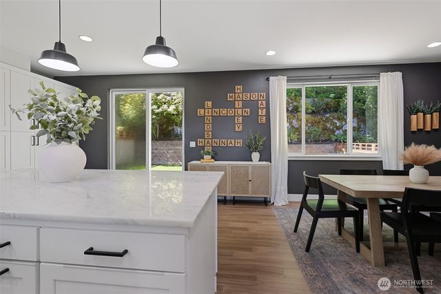 581 Mountain View Lane NW, Issaquah, WA 98027