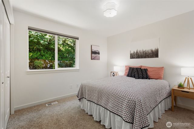 581 Mountain View Lane NW, Issaquah, WA 98027