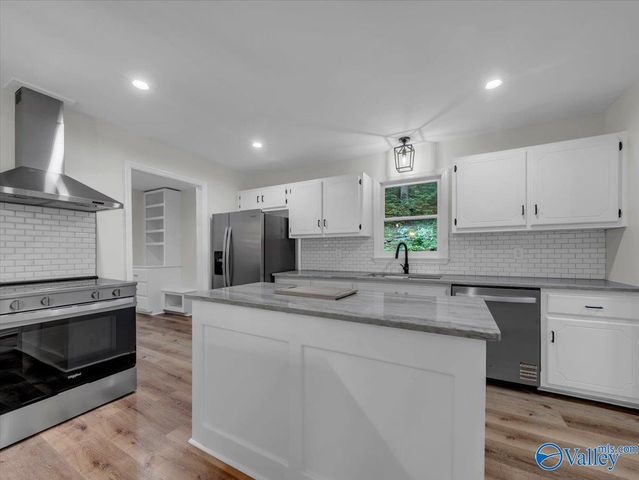 1729 Forest Drive, Guntersville, AL 35976