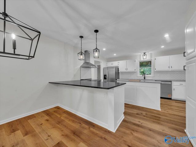 1729 Forest Drive, Guntersville, AL 35976