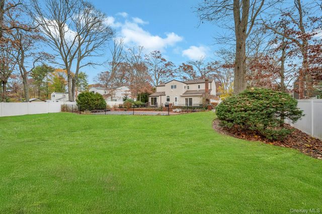 18 Leary Lane, Nesconset, NY 11767