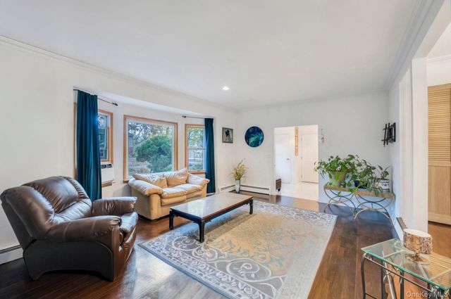 18 Leary Lane, Nesconset, NY 11767