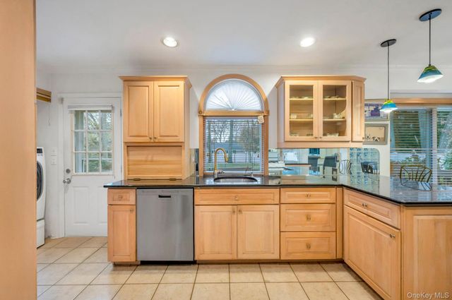 18 Leary Lane, Nesconset, NY 11767