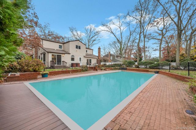 18 Leary Lane, Nesconset, NY 11767