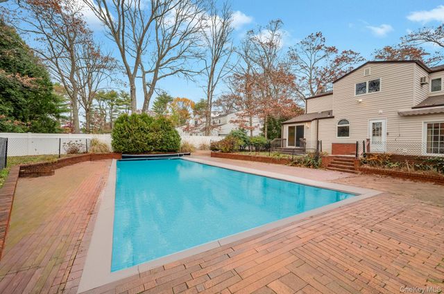 18 Leary Lane, Nesconset, NY 11767