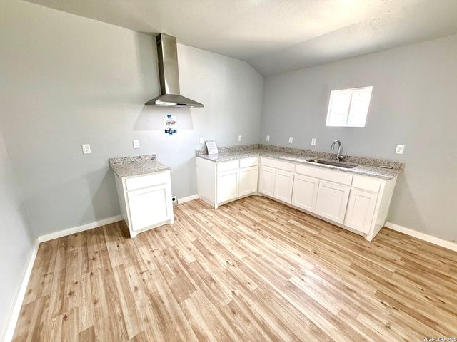 2706 Observation Dr Apt 3, San Antonio, TX 78227