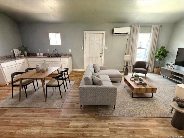 2706 Observation Dr Apt 3, San Antonio, TX 78227