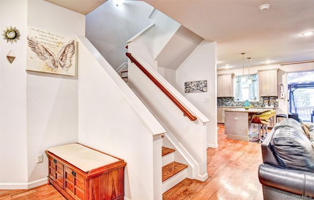 17 Magnolia Park Road, Middletown, NY 10940