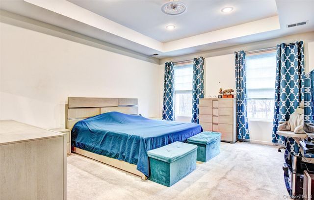 17 Magnolia Park Road, Middletown, NY 10940