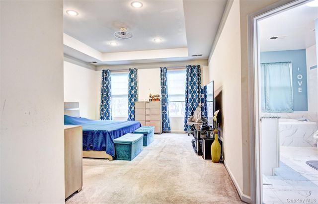 17 Magnolia Park Road, Middletown, NY 10940