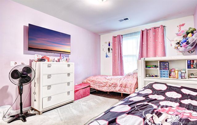 17 Magnolia Park Road, Middletown, NY 10940