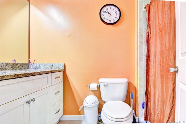 17 Magnolia Park Road, Middletown, NY 10940