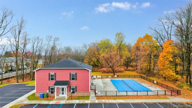 17 Magnolia Park Road, Middletown, NY 10940