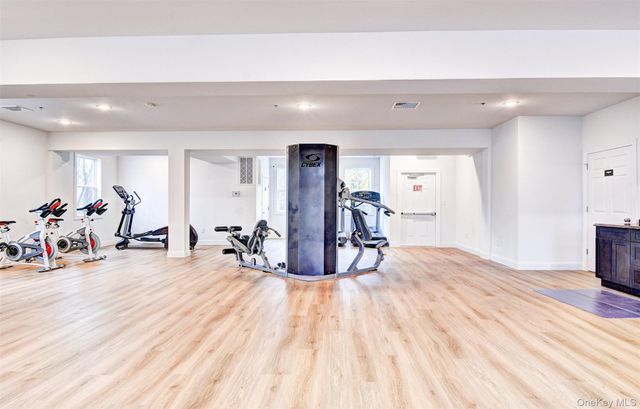 17 Magnolia Park Road, Middletown, NY 10940