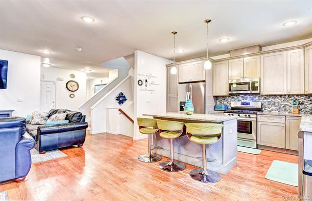 17 Magnolia Park Road, Middletown, NY 10940