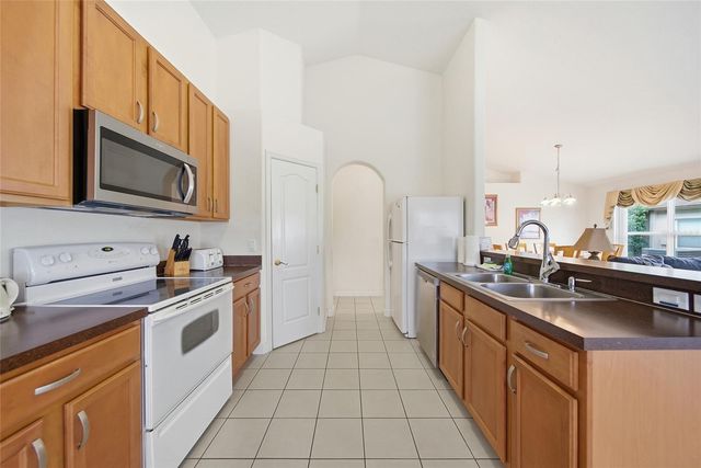 723 OLD BRIDGE CIRCLE, Davenport, FL 33897