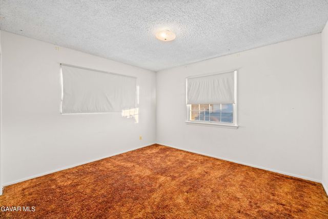 5011 E Avenue R12, Palmdale, CA 93552