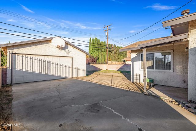 5011 E Avenue R12, Palmdale, CA 93552