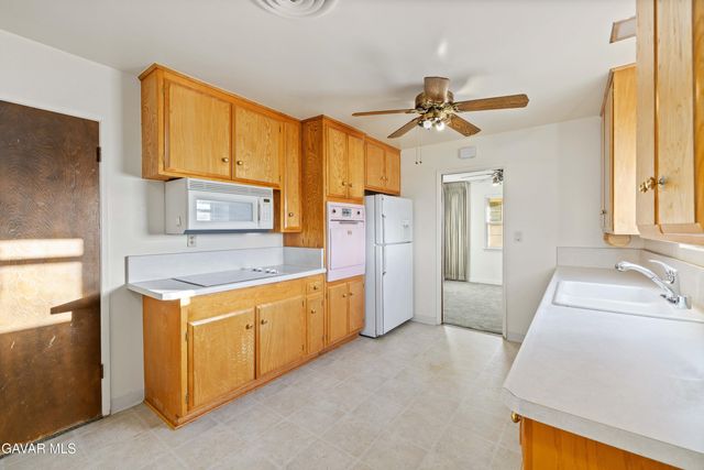 5011 E Avenue R12, Palmdale, CA 93552