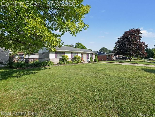 10637 Jackson St, Belleville, MI 48111