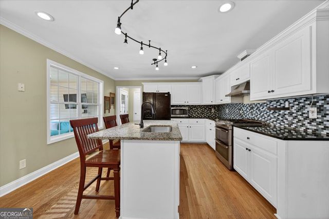 186 Orchard Ridge Drive, Forsyth, GA 31029