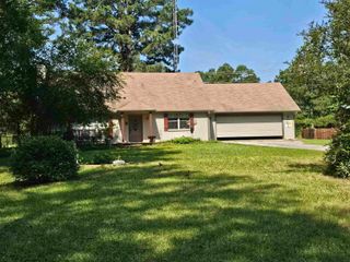 411 Green Meadow Trail, Holly Lake Ranch, TX 75765