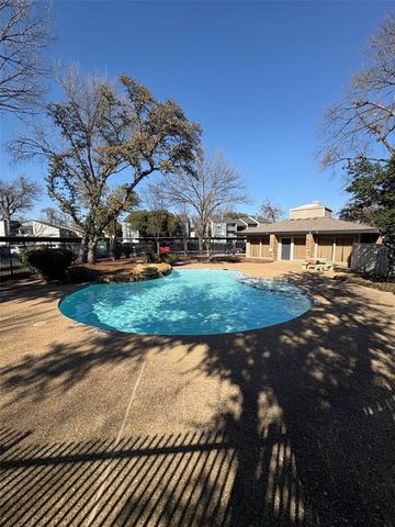 8109 Skillman Street 2002, Dallas, TX 75231