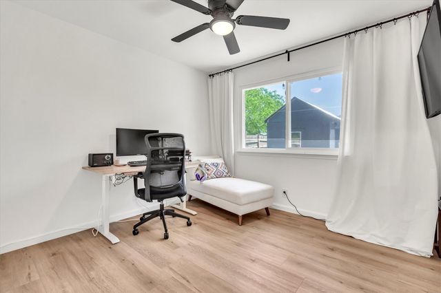 206 Quail CIR, Hutto, TX 78634