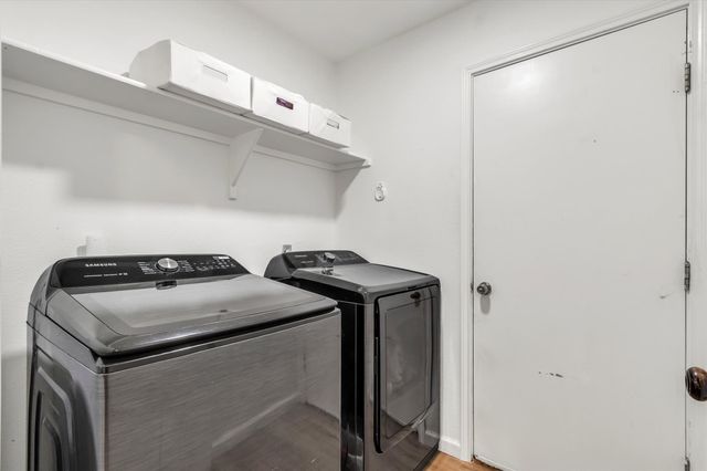 206 Quail CIR, Hutto, TX 78634