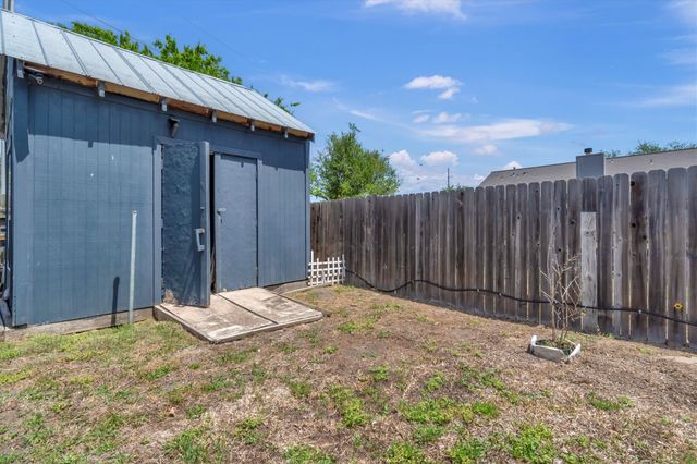 206 Quail CIR, Hutto, TX 78634