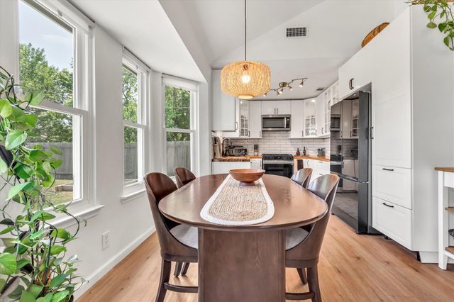 206 Quail CIR, Hutto, TX 78634