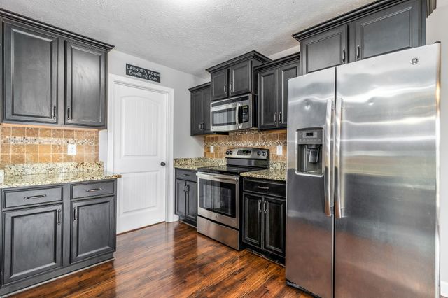 1284 Eagles View Dr, Clarksville, TN 37040