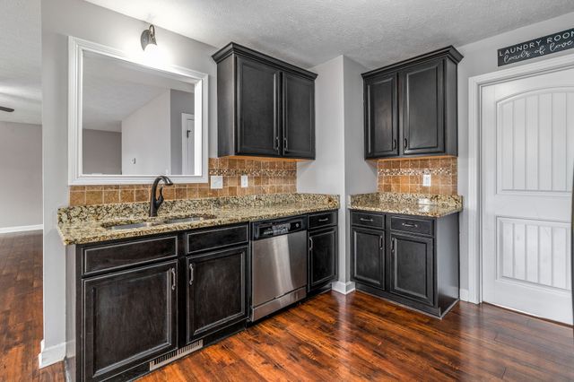 1284 Eagles View Dr, Clarksville, TN 37040