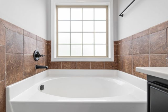 1284 Eagles View Dr, Clarksville, TN 37040