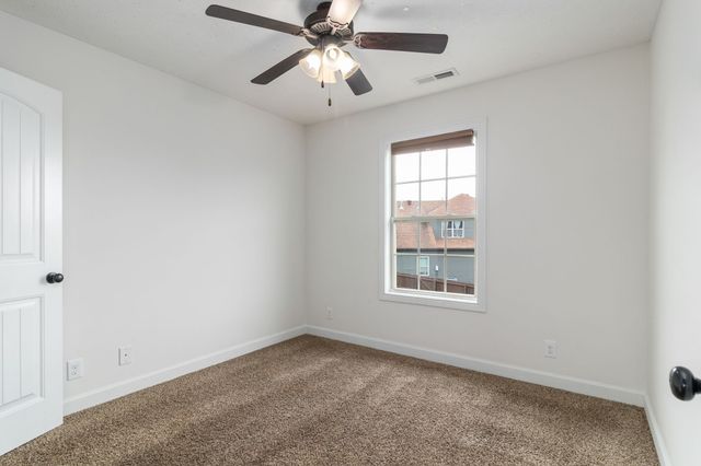 1284 Eagles View Dr, Clarksville, TN 37040