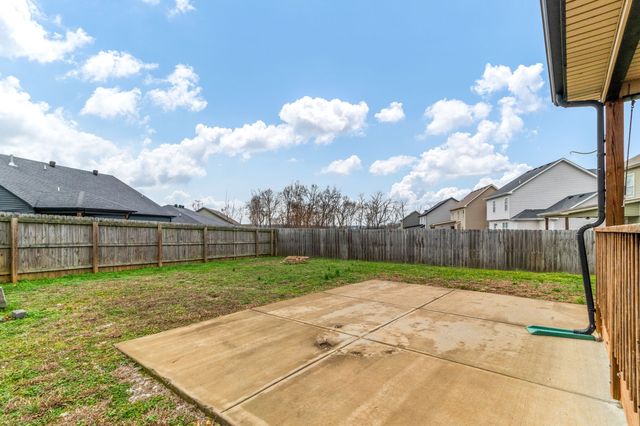 1284 Eagles View Dr, Clarksville, TN 37040